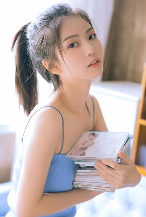 韩国电影女大学生沙龙,国语,在线看的免费网站,简体字幕